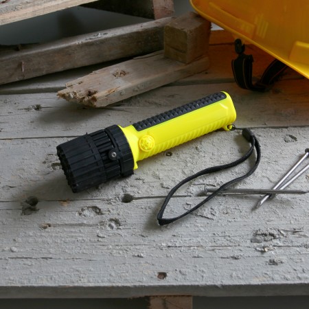 变焦式防爆手电筒