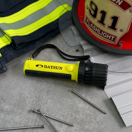 变焦式防爆手电筒