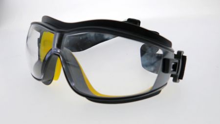 نظارة واقية ذات ملمس خفيف
(صُنعت في الصين) - نظارة واقية ذات ملمس خفيف
(صُنعت في الصين)