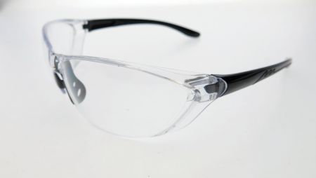 シンプルで軽量 - 安全眼鏡 軽量スタイル
（中国製）