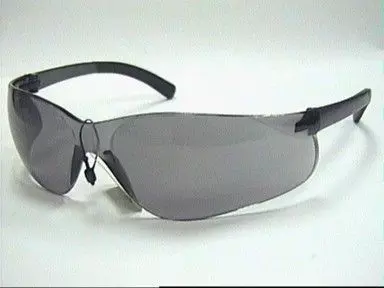 Klassisches Design von Schutzbrillen