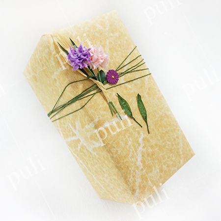 carta da regalo con texture a crepe