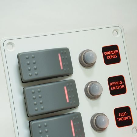 6-fach Auto-Schalttafel mit Überlastschutz, Dual-USB-Zigarettenanzünder-Spannungsanzeige  – blaues Licht