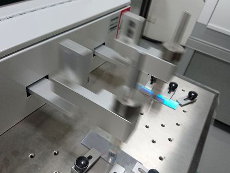Teste de Abrasão: Usando fricção de solidez da cor para testar a resistência à abrasão.