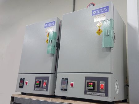 Teste de Temperatura: Colocar no forno de secagem. Nenhuma alteração visível na cor.