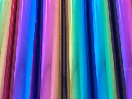 レインボーフィルム - ユニークな虹色はあなたの製品を際立たせます。