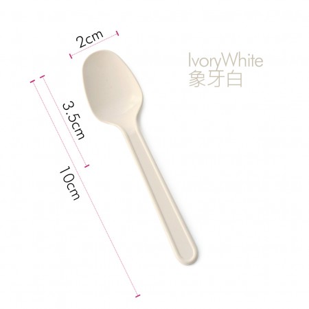 Elfenbeinweißer Löffel