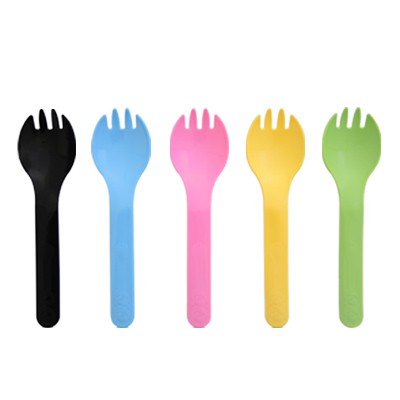 Cuillère-fourchette en PP de 13,5 cm - Pour combiner les caractéristiques de la cuillère et de la fourchette, vendez en gros le carton avec une cuillère-fourchette en plastique en PP.