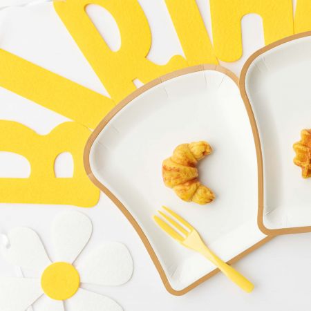 Prato de Bolo com Formato de Torrada