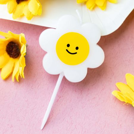 Cute Daisy Candle for Birthday Party