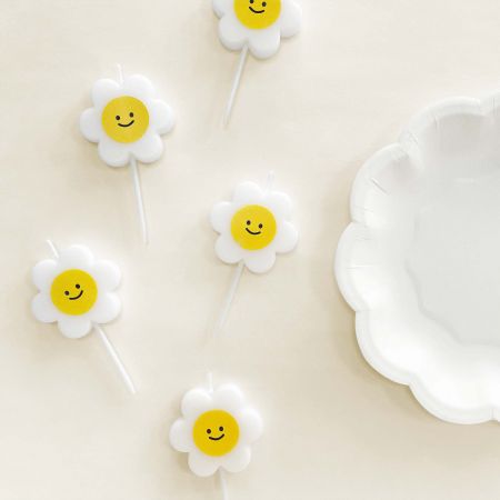 Daisy Shape Cake Candle with Flower Cake Plate