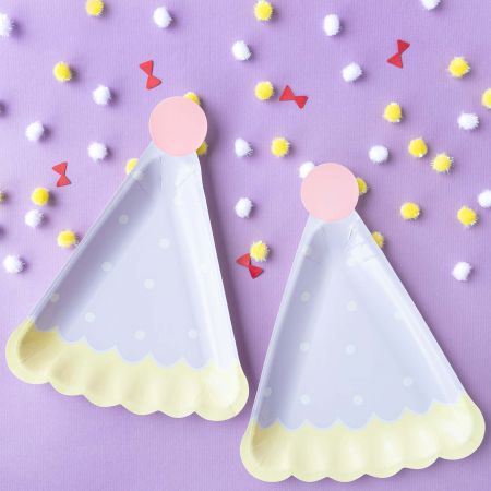 Doğum Günü İçin Şapka Şeklinde Pasta Tabağı