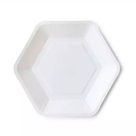 Prato de Papel para Bolo com Formato Hexagonal - Nossos pratos de papel hexagonais brancos para bolo são perfeitos para cafés com tema branco. Eles podem ser combinados com garfos para bolo e vêm em caixas de 2400 unidades.