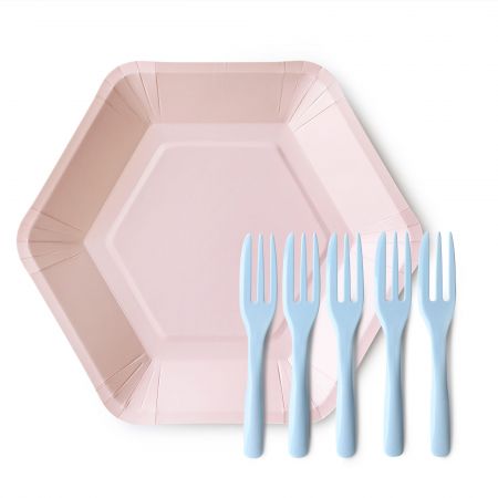 Đĩa Hình Lục giác Màu Hồng Nhạt và Nĩa Màu Xanh - Đĩa bánh màu hồng nhạt với nĩa bánh màu xanh nước biển có năm đĩa và nĩa, 200 bộ mỗi thùng.