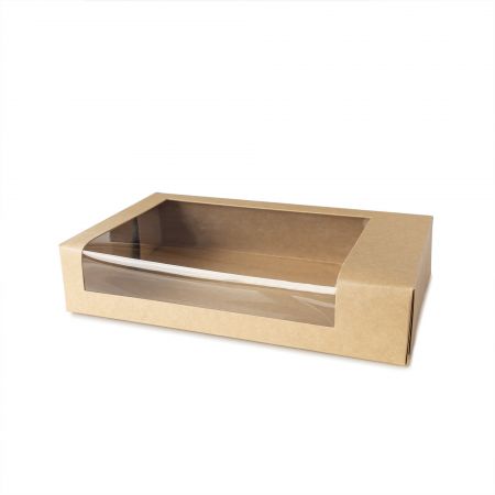 Caixa de Sobremesa Kraft com Grande Janela - Esta grande caixa de papel kraft com janela é a embalagem ideal para exibir bolos e sobremesas. Seu design simples, mas funcional, permite que seus clientes vejam facilmente as delícias dentro. Perfeita para padarias e lojas de sobremesas que oferecem bolos para eventos ou para viagem.