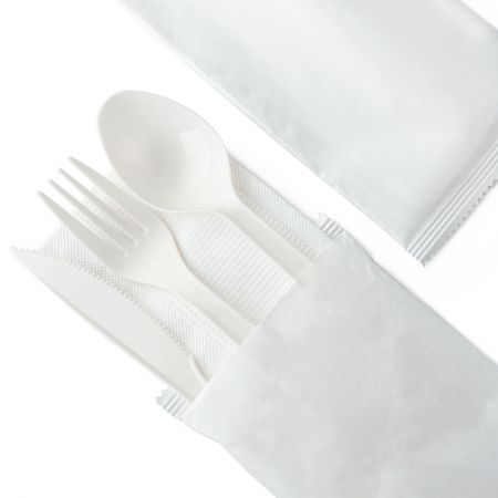 紙包環境にやさしい食器4点セット(受注生産) - 紙包環境にやさしい食器4点セットには、16.5cm CPLAスプーン、フォーク、ナイフ、ナプキンが含まれており、1箱に500セット入っています。