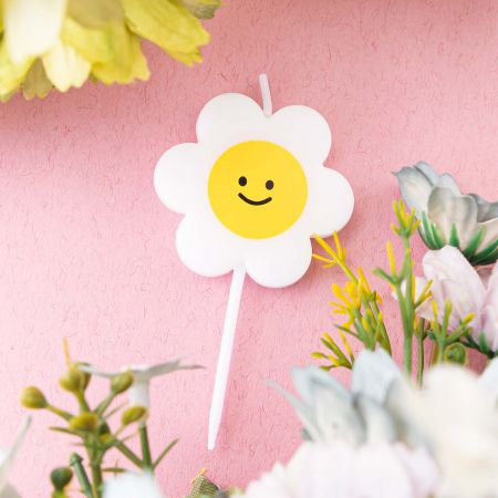 Party Candle with Cute Daisy Shape