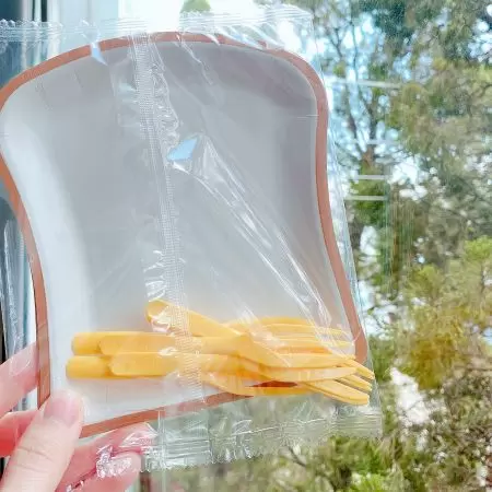 Prato de Bolo com Formato de Torrada para Piquenique