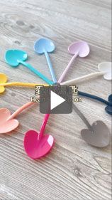 カラフルなハート型のデザートスプーン