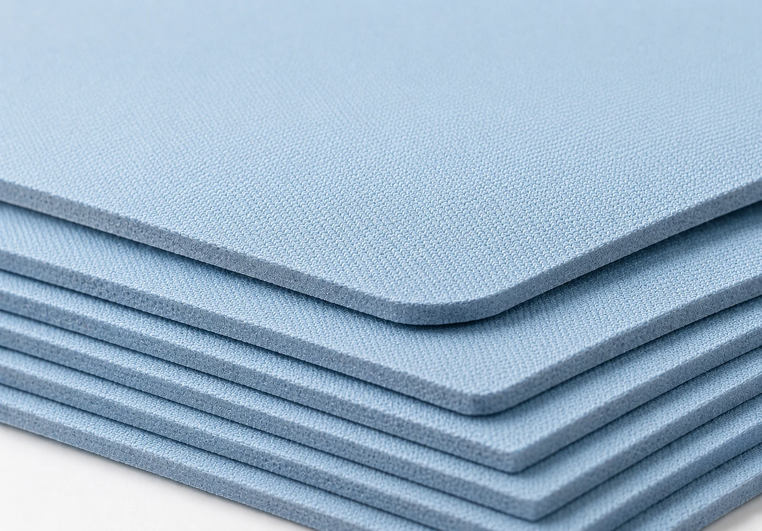Folhas de neoprene laminadas com nylon, poliéster e tecidos elásticos para produtos OEM personalizados, equipamentos esportivos e aplicações de marca.