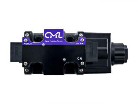 WH42-G03-B3-A110 CML大流量型电磁阀- 铭牌与接线盒。