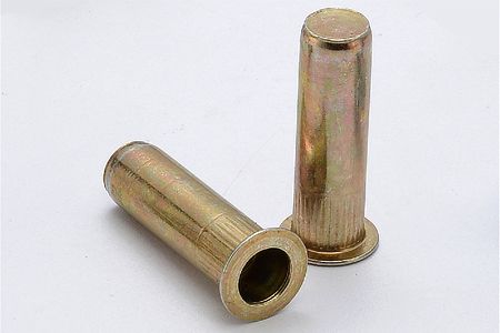 Dado cieco a rivetto di tipo americano