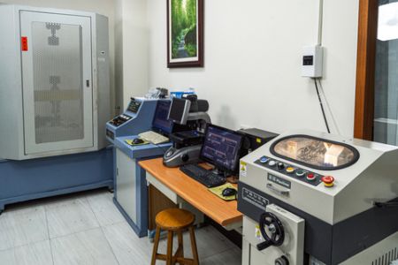 Máquina universal de ensayos / IM-6120 / Máquina de corte