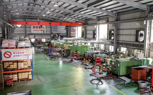 Fabriqué à Taïwan. Nous sommes certifiés IATF16949 et ISO 9001.
