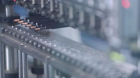 Automatisierte Montage unserer Reed-Relais