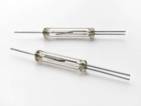 Toward Form C three-lead changeover reed switches