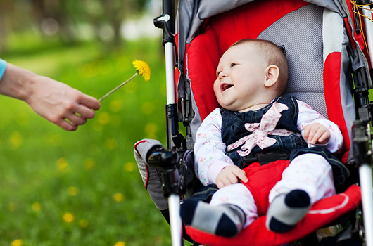 Oferind bebelușului un mediu prietenos cu mediul înconjurător, reciclat și vopsit în mod natural.