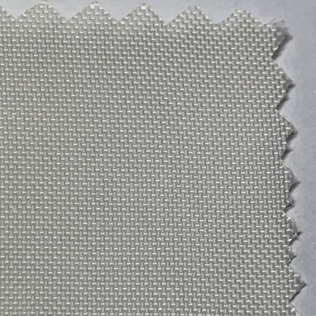 Greige hecho de Nylon 6, Oxford de 200 Denier - Greige fabricado en Nylon 6, Oxford 200 Denier.