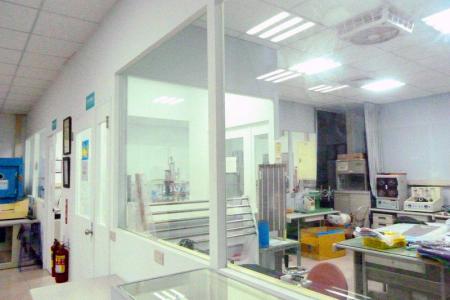 Laboratorium Suhu Ruangan.