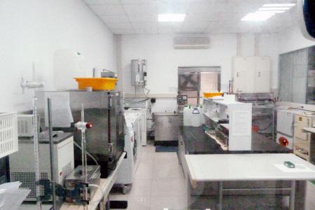 Laboratoire de lavage à température ambiante.