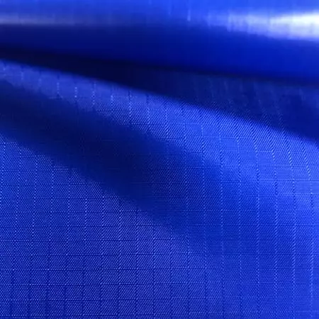 ナイロン 6 リップストップ TPU 溶接可能生地 - 100% ナイロン 6 70デニール リップストップ TPU 溶接可能生地。