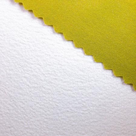 Greige realizzato in Nylon 6, 70 Denari con SPANDEX, elasticità a quattro vie.