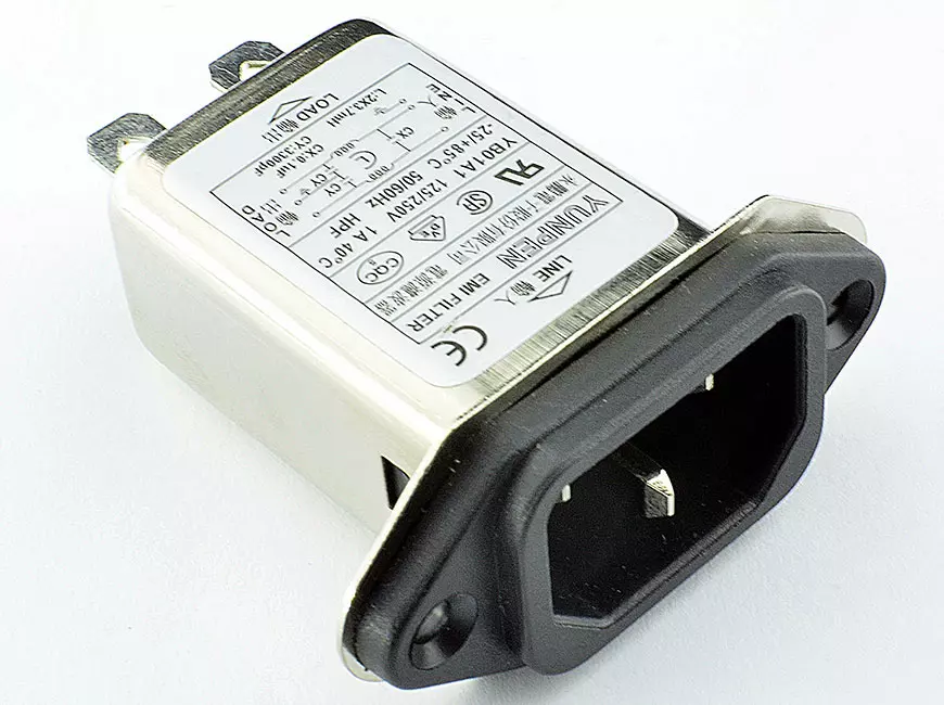 Fast-on connection and cost-effective shielded YB-A1 integrates an IEC inlet type C14 and filter with noise suppression.
