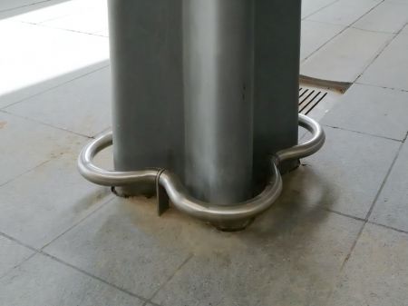 Customized flower-shaped stainless steel elbow and elbow support seat