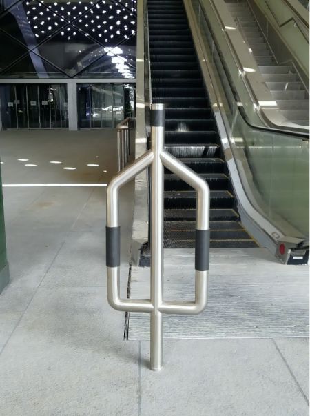 Stainless steel protective railing 45-degree