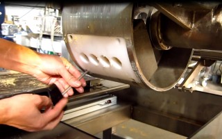 型は簡単に交換でき、異なる形状を作ることができます。