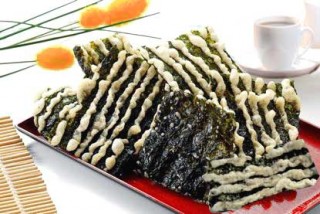 Cuisine créative - algues avec revêtement de pâte unique