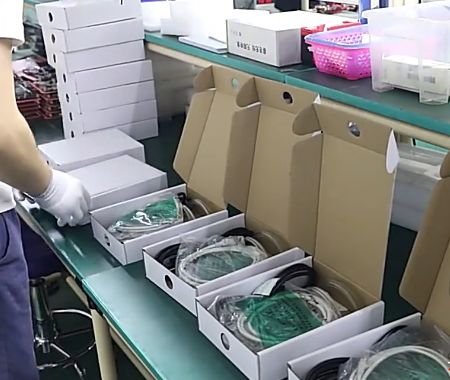 Đóng gói hộp phụ kiện