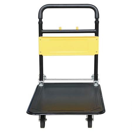 A alça do carrinho de plataforma tem um design dobrável.