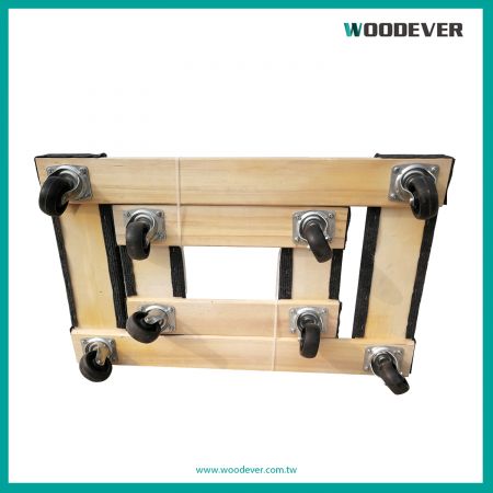 The Vietnam-made wooden dollies come in two sizes and can be customized with OEM services according to customer requirements.