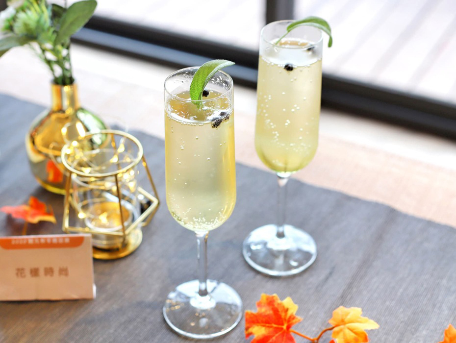 Evolving Taste: New Ideas in Fruit and Tea Beverages 1 Sparkling & Tea