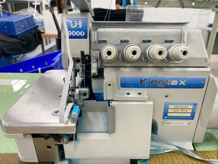 Nome: Macchina per cucire overlock