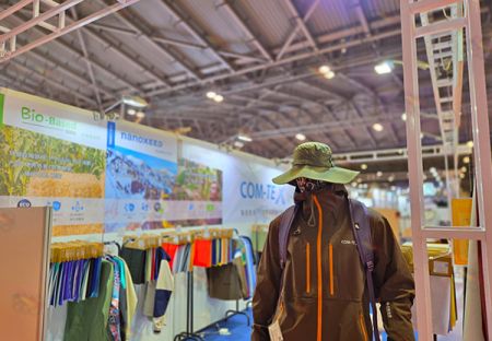 ФУНКЦИОНАЛЬНЫЕ ТКАНИ ШАНХАЙ от PERFORMANCE DAYS. Хуилианг проведет вас через устойчивые текстильные инновации!