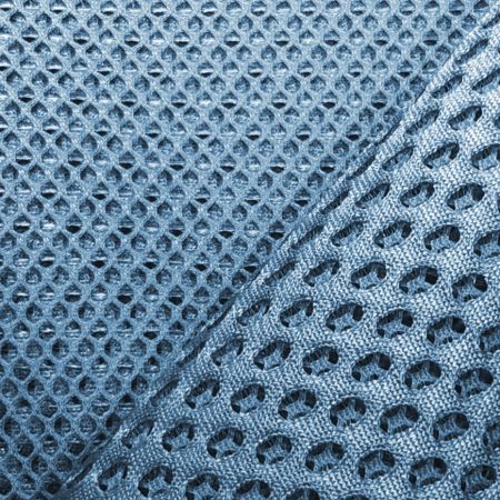 Rete spaziatrice sottile lavorata a maglia riciclata, 100% rePoliestere, spessore 1.0mm, leggera