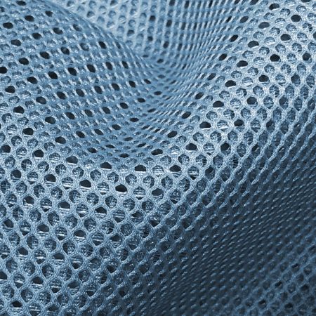 Rete spaziatrice sottile lavorata a maglia riciclata, 100% rePoliestere, spessore 1.0mm, leggera