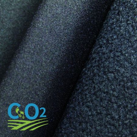Excelente flexibilidade, excelente resistência ao vento e à água - excelente desempenho para trazer proteção climática reforçada a qualquer roupa de uso externo